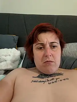 Tiara XOX online show from April 21, 2026, 10:44 am