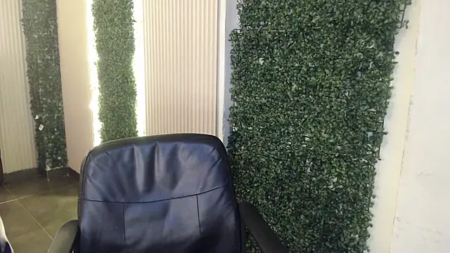 liliana pink online show from April 8, 2026, 7:21 am