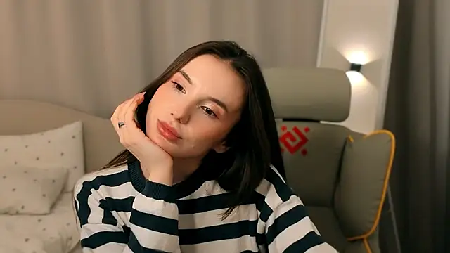 ssandralovin online show from February 13, 2026, 7:36 pm