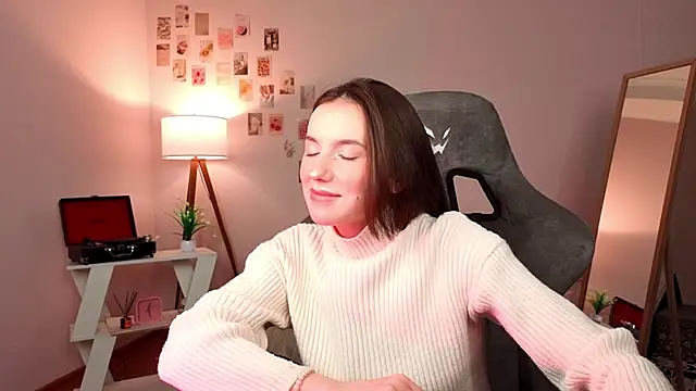 ssandralovin online show from February 4, 2026, 4:29 am