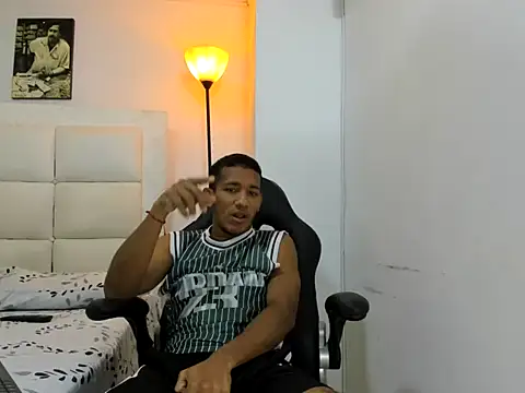 Snapshot of ricky_spensar23cm_ chatting on February 14, 2026, 2:12 am ricky spensar23cm online show from February 14, 2026, 2:12 am