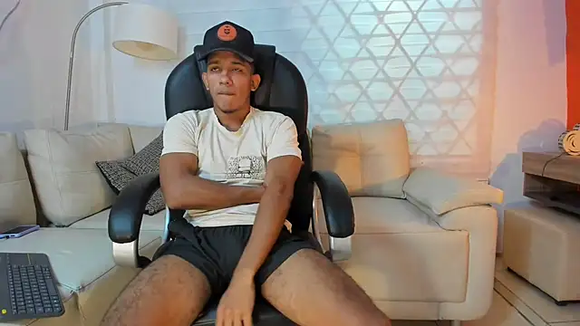 Snapshot of ricky_spensar23cm_ chatting on March 22, 2026, 2:15 am ricky spensar23cm online show from March 22, 2026, 2:15 am