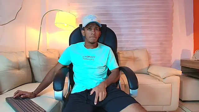 Snapshot of ricky_spensar23cm_ chatting on April 13, 2026, 1:20 am ricky spensar23cm online show from April 13, 2026, 1:20 am