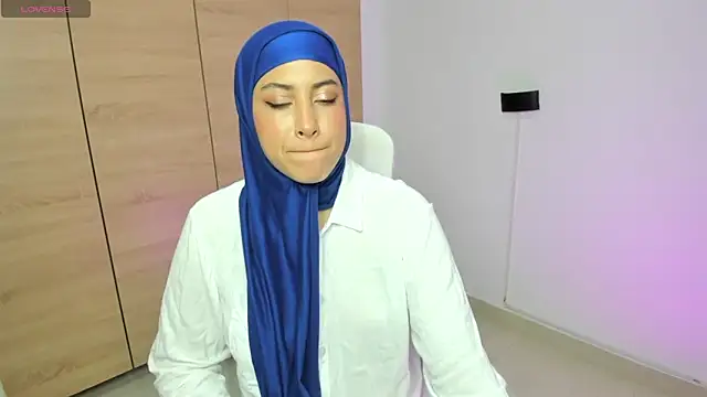 LAY LA  online show from March 24, 2026, 9:15 pm