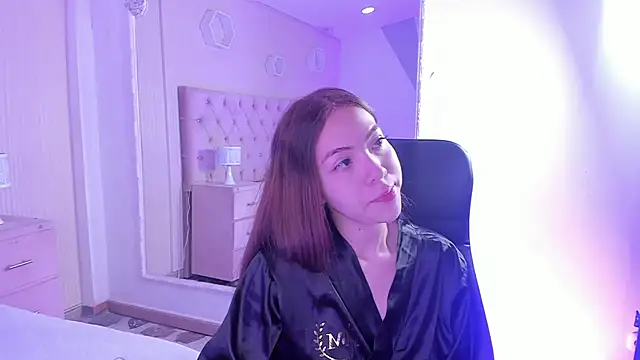 lizzyrossie online show from February 10, 2026, 1:32 pm