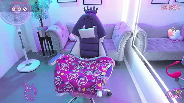 Snapshot of Victoria__doll chatting on April 2, 2026, 12:34 pm Victoria doll online show from April 2, 2026, 12:34 pm