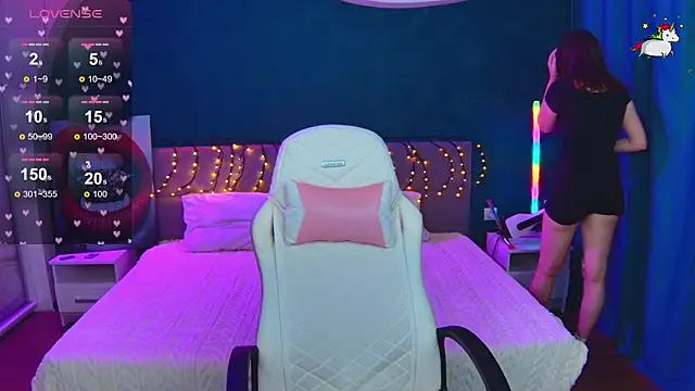 Snapshot of Lunatrend chatting on February 21, 2026, 6:15 am Lunatrend online show from February 21, 2026, 6:15 am