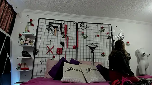 Snapshot of playful-girls chatting on February 11, 2026, 1:44 pm playful-girls online show from February 11, 2026, 1:44 pm