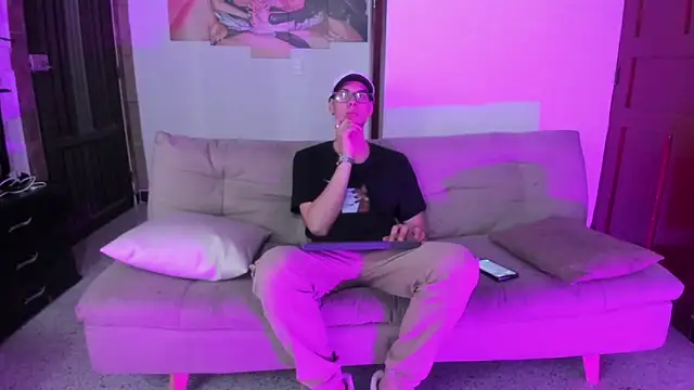 Snapshot of Vlad__night chatting on February 27, 2026, 3:29 am Vlad night online show from February 27, 2026, 3:29 am