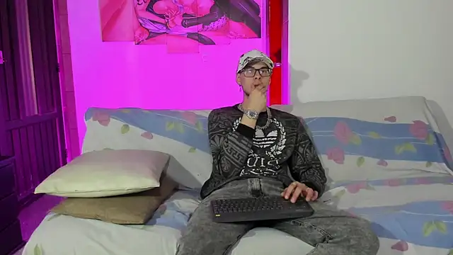 Snapshot of Vlad__night chatting on February 11, 2026, 11:43 am Vlad night online show from February 11, 2026, 11:43 am