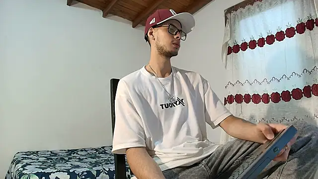 Snapshot of Vlad__night chatting on May 24, 2026, 3:50 am Vlad night online show from May 24, 2026, 3:50 am