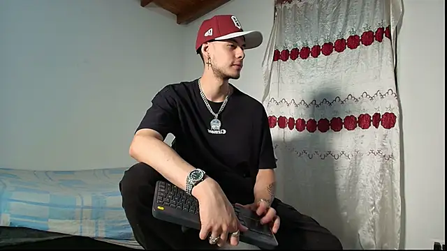 Snapshot of Vlad__night chatting on May 3, 2026, 3:55 am Vlad night online show from May 3, 2026, 3:55 am