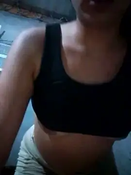 mariposaros4 online show from April 3, 2026, 8:04 pm