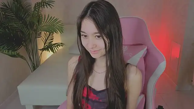Snapshot of Nicole_Brownie chatting on June 1, 2026, 12:44 am Nicole Brownie online show from June 1, 2026, 12:44 am