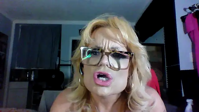Snapshot of starandsky chatting on May 25, 2026, 4:45 am starandsky online show from May 25, 2026, 4:45 am