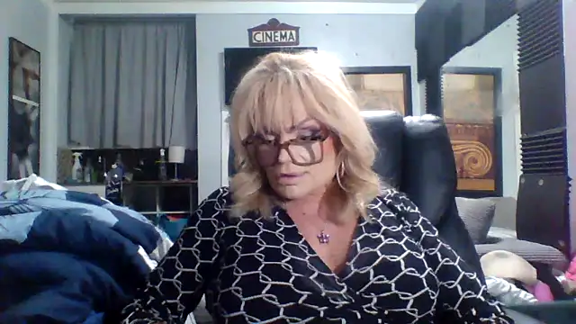Snapshot of starandsky chatting on April 24, 2026, 2:02 am starandsky online show from April 24, 2026, 2:02 am
