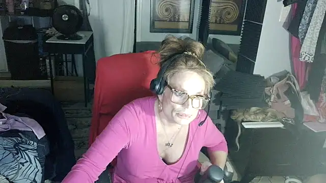 Snapshot of starandsky chatting on May 19, 2026, 4:14 pm starandsky online show from May 19, 2026, 4:14 pm