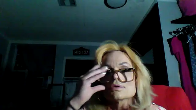 Snapshot of starandsky chatting on May 24, 2026, 9:42 am starandsky online show from May 24, 2026, 9:42 am