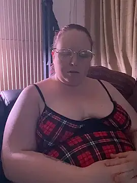 Snapshot of Sarahtjeuh_ chatting on April 25, 2026, 7:44 pm Sarahtjeuh online show from April 25, 2026, 7:44 pm