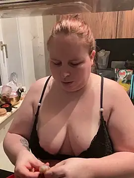Snapshot of Sarahtjeuh_ chatting on April 9, 2026, 11:33 pm Sarahtjeuh online show from April 9, 2026, 11:33 pm