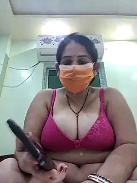 Snapshot of diyam4002 chatting on February 15, 2026, 7:57 pm diyam4002 online show from February 15, 2026, 7:57 pm