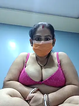 Snapshot of diyam4002 chatting on February 8, 2026, 8:17 pm diyam4002 online show from February 8, 2026, 8:17 pm