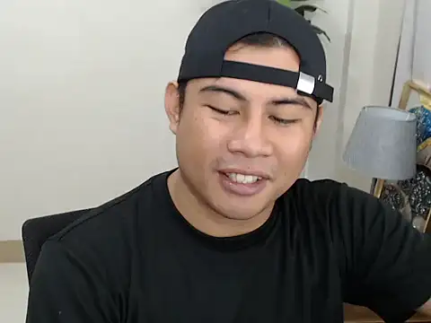 Snapshot of beraldick chatting on February 18, 2026, 10:22 am beraldick online show from February 18, 2026, 10:22 am