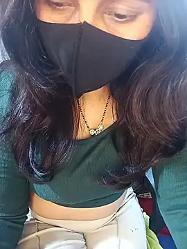 Snapshot of alinaarora chatting on February 5, 2026, 3:52 pm alinaarora online show from February 5, 2026, 3:52 pm