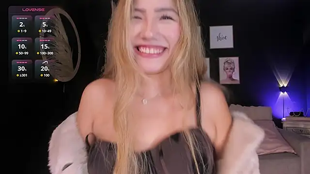 Isa cortes  online show from March 27, 2026, 1:56 pm