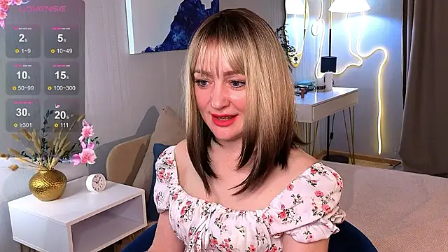 Oliiviaa  online show from February 18, 2026, 8:22 am