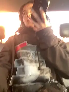 bliinkii and luka  online show from February 26, 2026, 1:00 pm