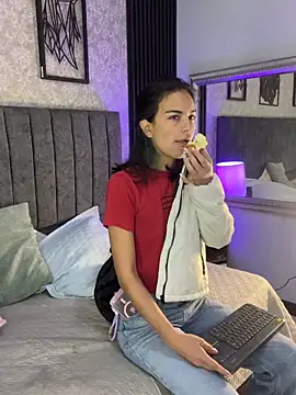 Snapshot of bliinkii_and_luka_ chatting on March 31, 2026, 1:24 pm bliinkii and luka online show from March 31, 2026, 1:24 pm