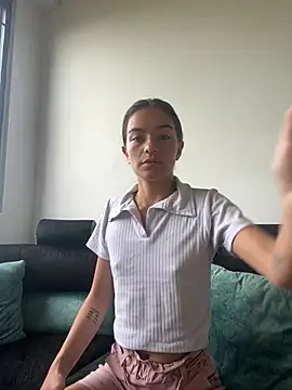 Snapshot of bliinkii_and_luka_ chatting on April 6, 2026, 12:28 pm bliinkii and luka online show from April 6, 2026, 12:28 pm