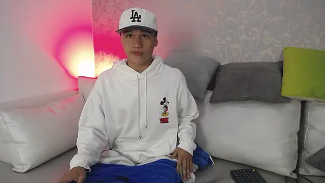 Dominik Souza online show from February 9, 2026, 12:58 pm