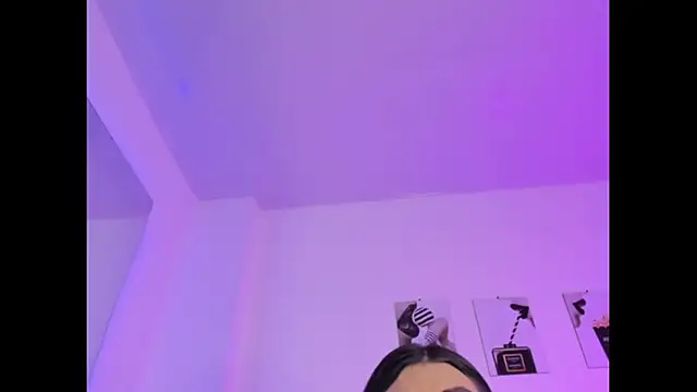 Isabella Moon9 online show from February 11, 2026, 11:43 am