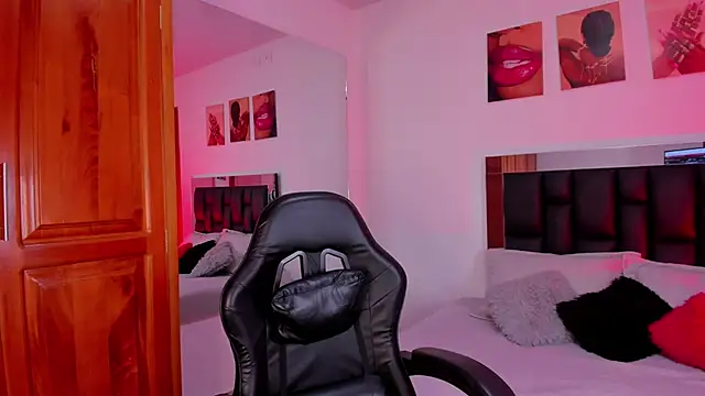 Isabella Moon9 online show from February 19, 2026, 11:40 am