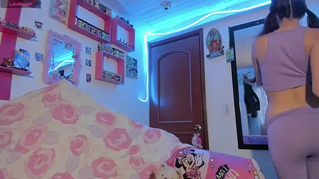 Rebecahart online show from April 14, 2026, 10:59 pm