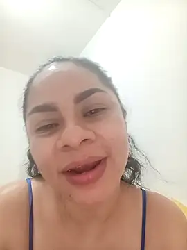 Snapshot of luna_pinky chatting on March 8, 2026, 2:04 am luna pinky online show from March 8, 2026, 2:04 am