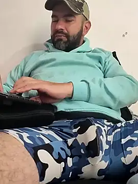 hairyandbigmann online show from April 2, 2026, 8:15 pm