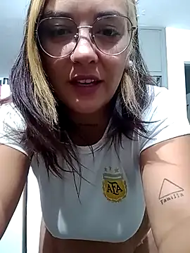 Snapshot of kuramaqueen chatting on March 18, 2026, 7:11 am kuramaqueen online show from March 18, 2026, 7:11 am