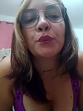 Snapshot of kuramaqueen chatting on March 6, 2026, 7:47 am kuramaqueen online show from March 6, 2026, 7:47 am