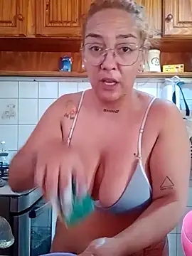 Snapshot of kuramaqueen chatting on April 1, 2026, 12:17 pm kuramaqueen online show from April 1, 2026, 12:17 pm