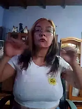 Snapshot of kuramaqueen chatting on April 4, 2026, 9:43 pm kuramaqueen online show from April 4, 2026, 9:43 pm