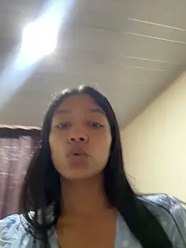 Snapshot of Vinaaly_ chatting on June 3, 2026, 10:36 pm Vinaaly online show from June 3, 2026, 10:36 pm
