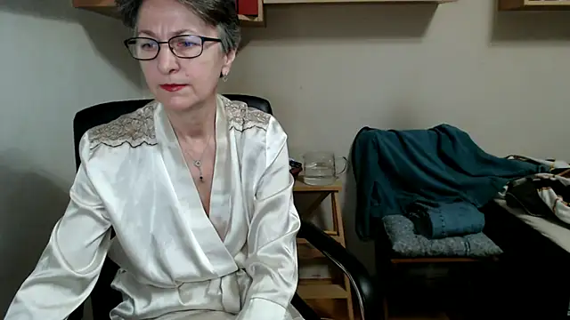 katemodel online show from November 15, 2025, 7:45 am