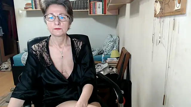 katemodel online show from September 25, 2025, 6:19 am
