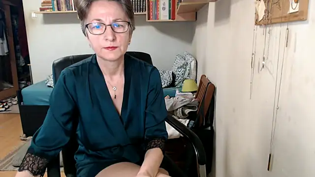 katemodel online show from September 26, 2025, 7:04 am