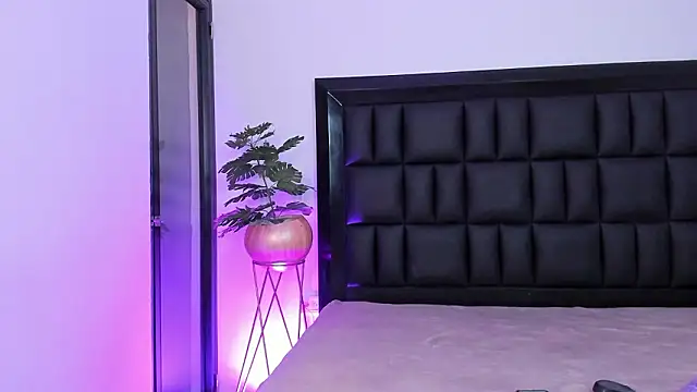 mia roosee1 online show from March 13, 2026, 4:17 am