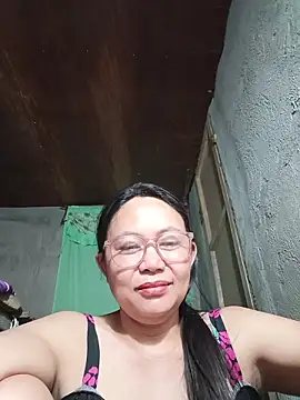 Snapshot of hotpinay_45 chatting on April 9, 2026, 6:19 am hotpinay 45 online show from April 9, 2026, 6:19 am