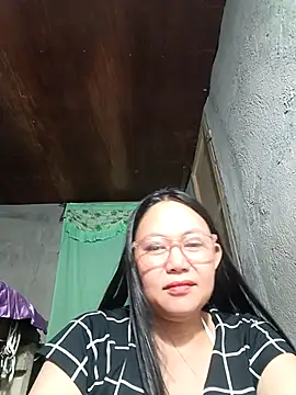 Snapshot of hotpinay_45 chatting on April 1, 2026, 11:33 am hotpinay 45 online show from April 1, 2026, 11:33 am